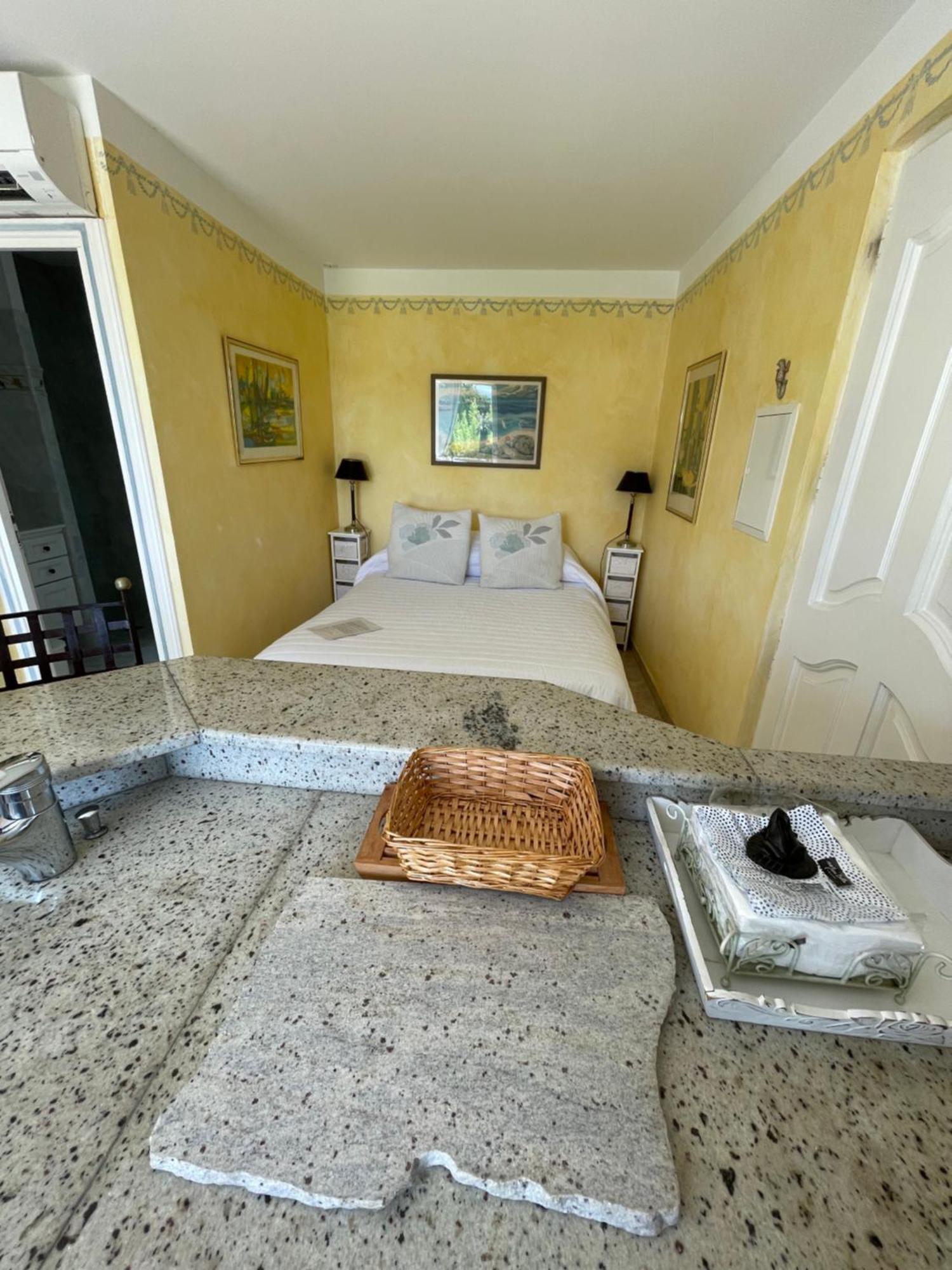 Hotel La Tarentane Grimaud Zewnętrze zdjęcie
